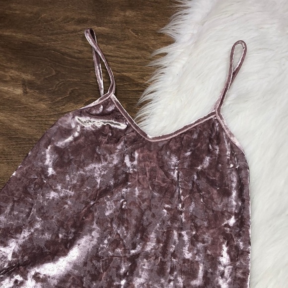 Caution to the wind size small crushed velvet top - Picture 5 of 7